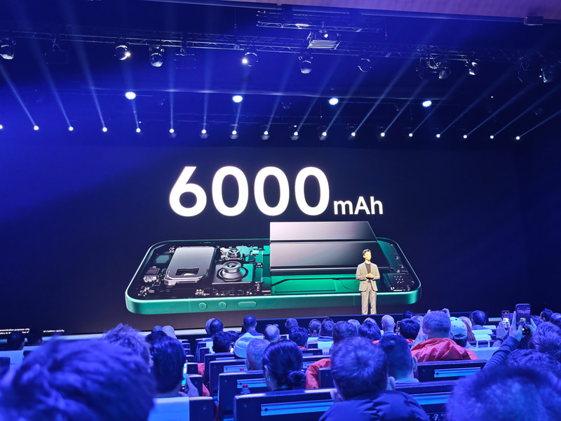 LOFICに対応して花火のようなダイナミックレンジが広いシーンでも確実に撮影できる