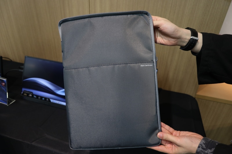 付属のケースで持ち運び可能