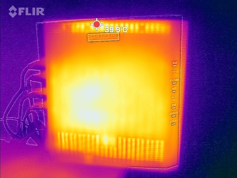 ルーターの最大温度は放熱口付近で39.9℃