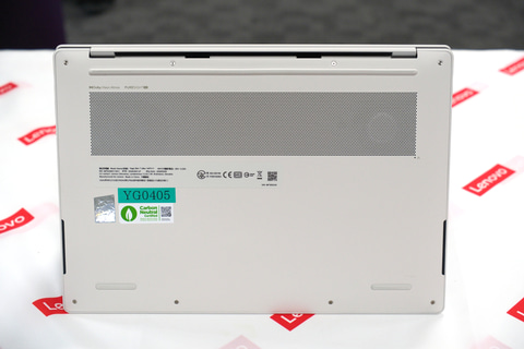 レノボ、Core Ultraシリーズ3搭載で約975gの14型軽量薄型ノートなど