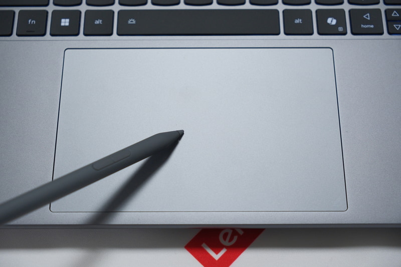 タッチパッドはペン入力が可能