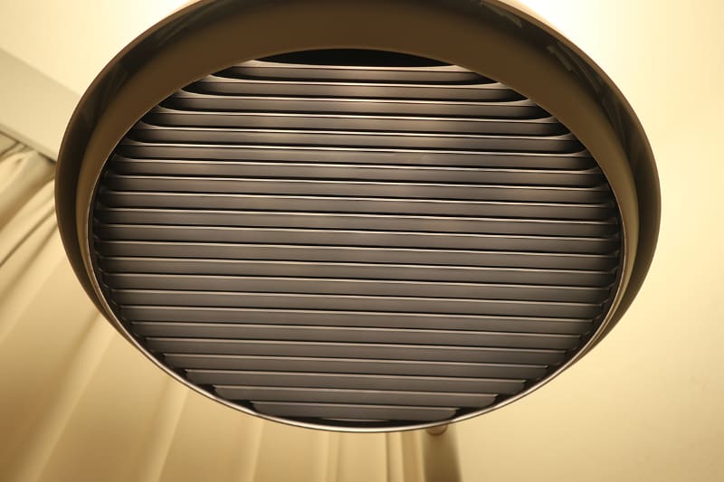 ベンキューが2月にメディア向けに開催した「お手もとのあかり展」での製品展示。どれもLEDの光が目に直接入らないように最大限の配慮と工夫がなされている