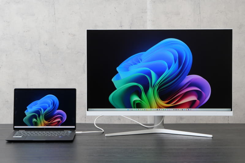 USB Type-CはUSB PD対応で最大90Wの電力を供給可能。対応ノートPCはUSB Type-Cケーブル1本で映像表示と電力供給が可能で便利だ