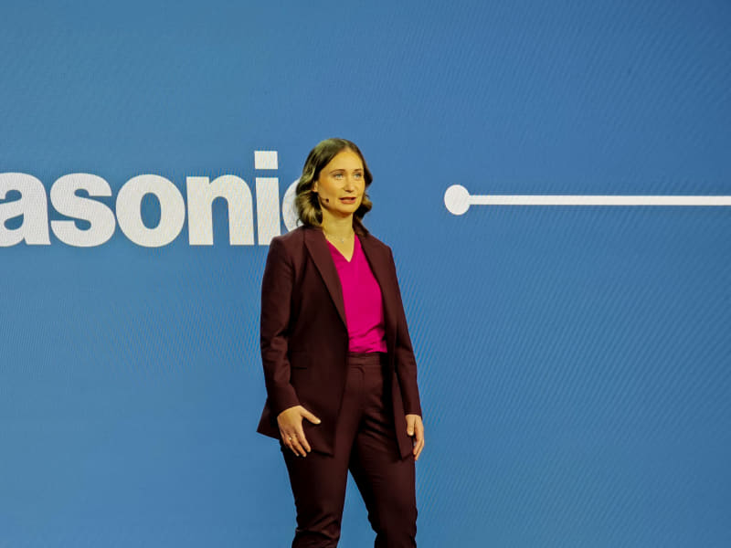 Anthropic COO ダニエラ・アモデイ氏(2025年CESのパナソニック基調講演で撮影)