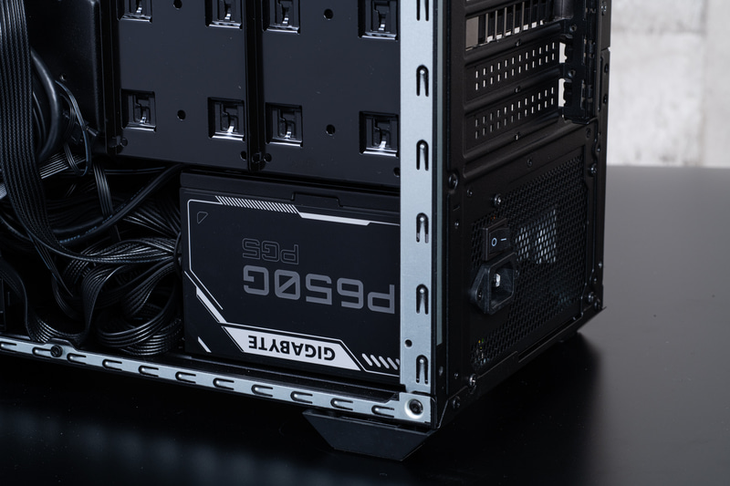 GeForce RTX 5060 Tiにも適した容量を確保