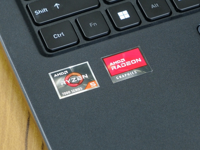 AMD Ryzenシリーズを採用