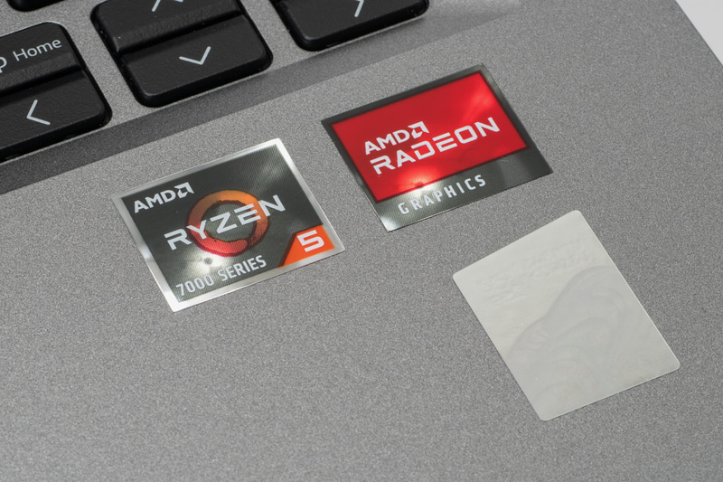 Ryzen 5 7430Uと16GBメモリを搭載