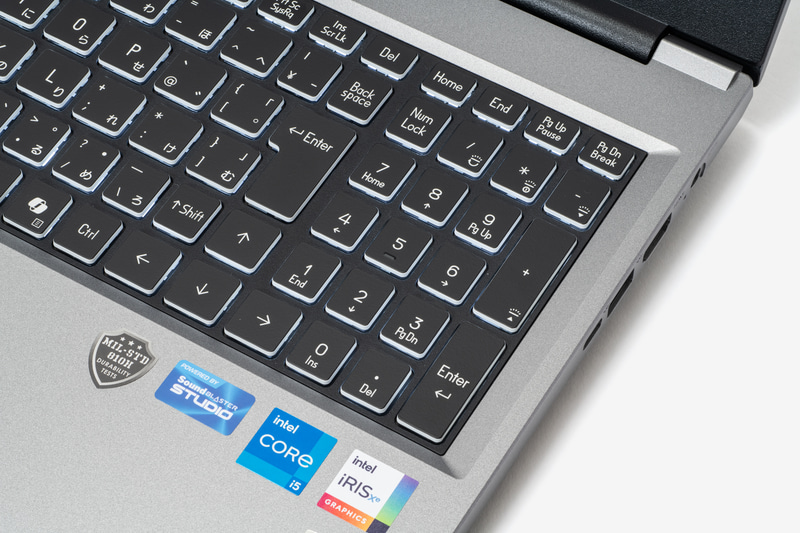 数字入力の多い事務作業に適したテンキー付きキーボード