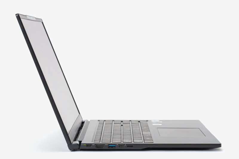 USBポートはType-Cが1つにType-Aが3つ、有線LANポートもある