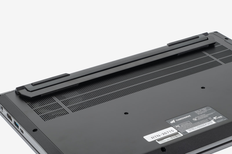 底面にはスタンドが用意されている