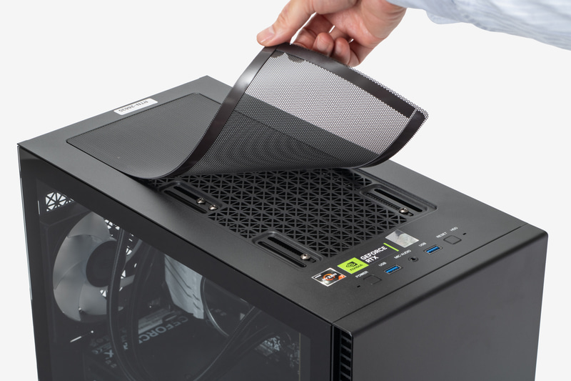 底面と天面には簡単に脱着して掃除できるダストフィルタ