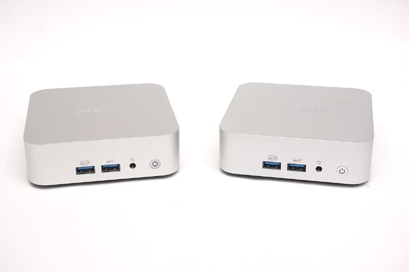 Ryzen 9 8945HSを搭載した「A8」(写真右)と共通の筐体。ただしプロセッサのTDPが大きく下がっているため、発熱/騒音が抑えられた