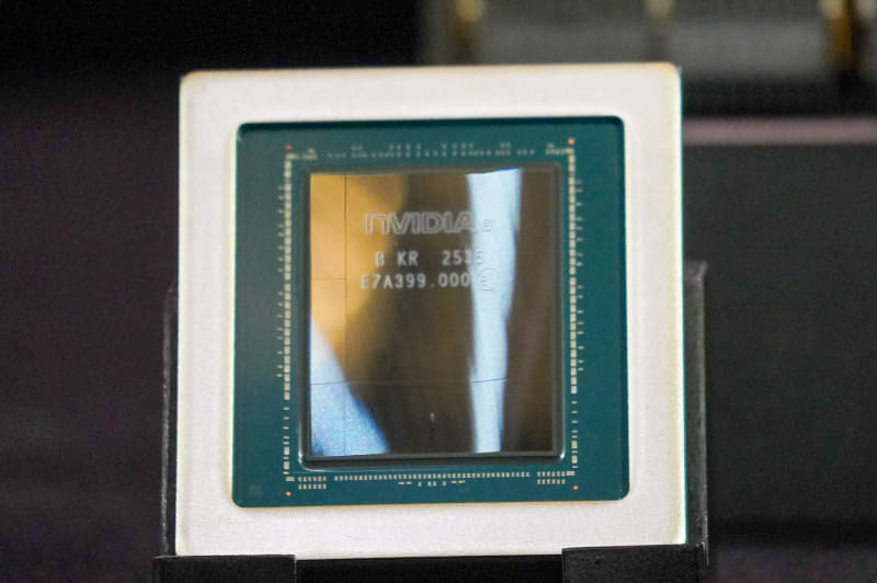 NVIDIAのVera、今回256基を1ラックに収めた「NVIDIA Vera CPU racks」が発表された(1月CESで撮影)