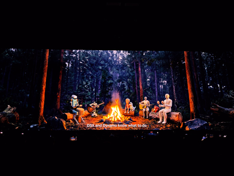 バーチャル環境でロボットが共演