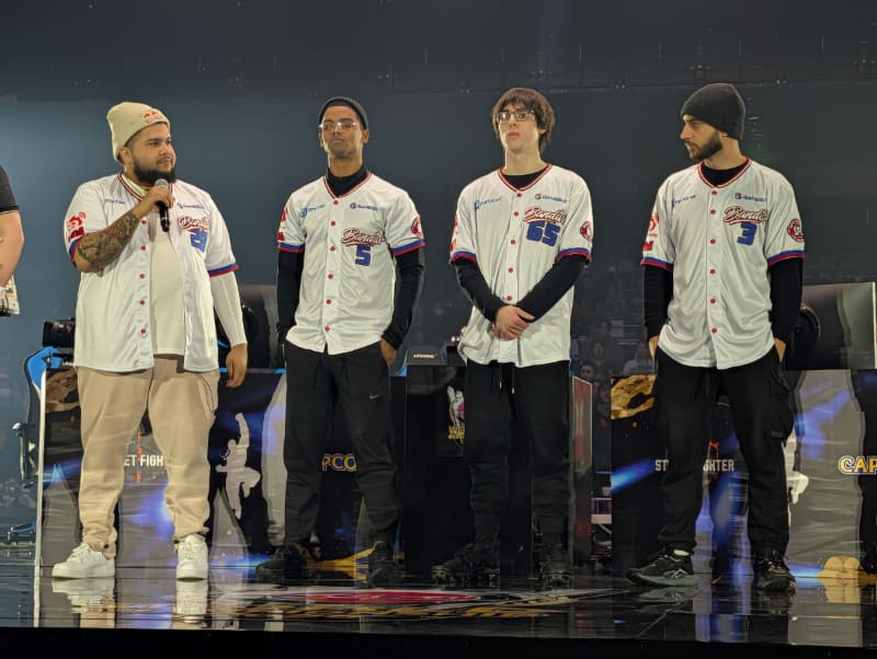 US代表のBandits。メンバーは左からMenaRD、Caba、Booce、Chris Tatarian(Chris T)。SFL WC2023にて優勝実績のあるアメリカの強豪チームだ