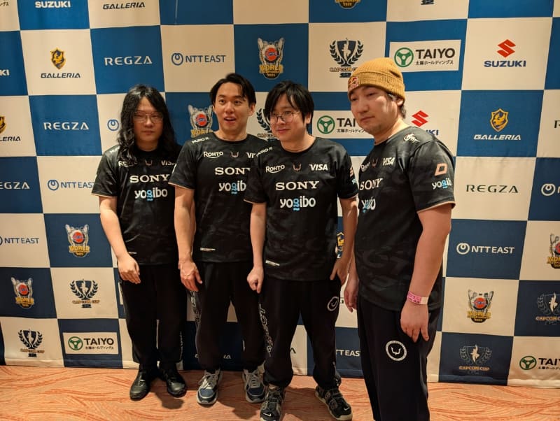 インタビュー会場でのREJECTメンバーたち