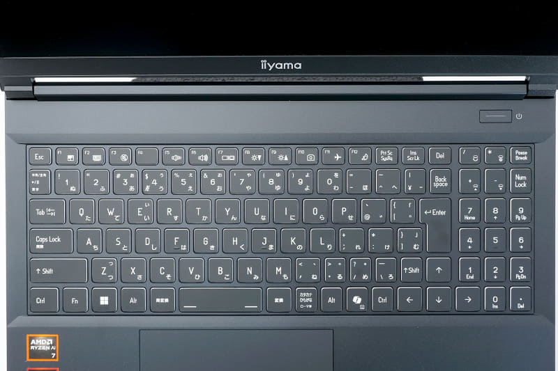 キーボードは日本語配列でテンキー付き