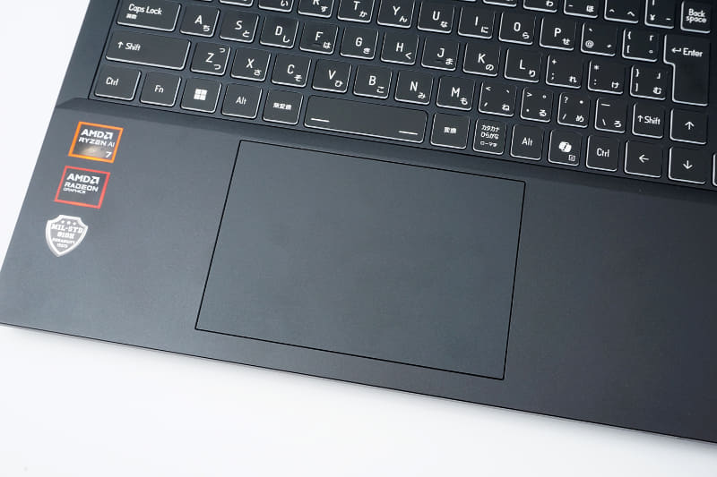 タッチパッドは約122×84mm