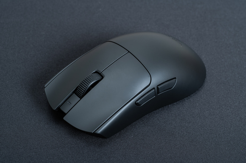 左右対称の形状。シンプルな外観だ