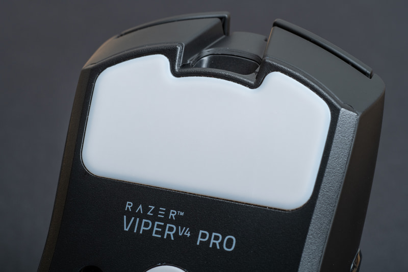 ソールは広く、加工も美しい