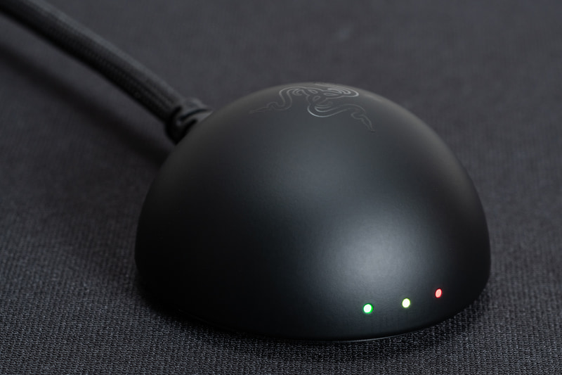 レシーバにLEDインジケータが用意されている