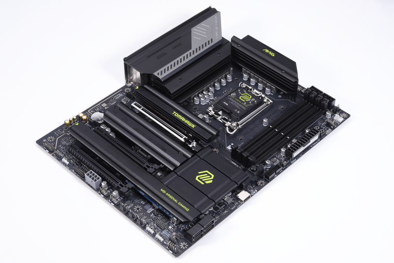 MSIのZ890チップセット搭載マザーボード「MAG Z890 TOMAHAWK WIFI」