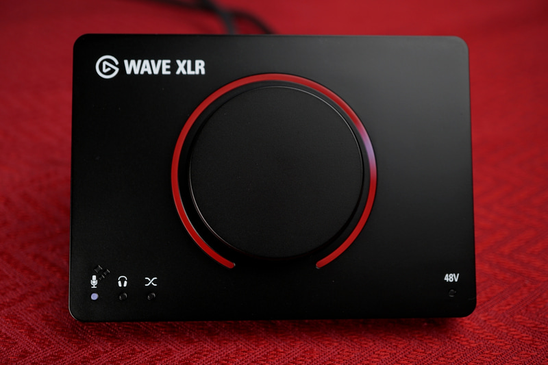 ミュート時はリングが赤くなる。