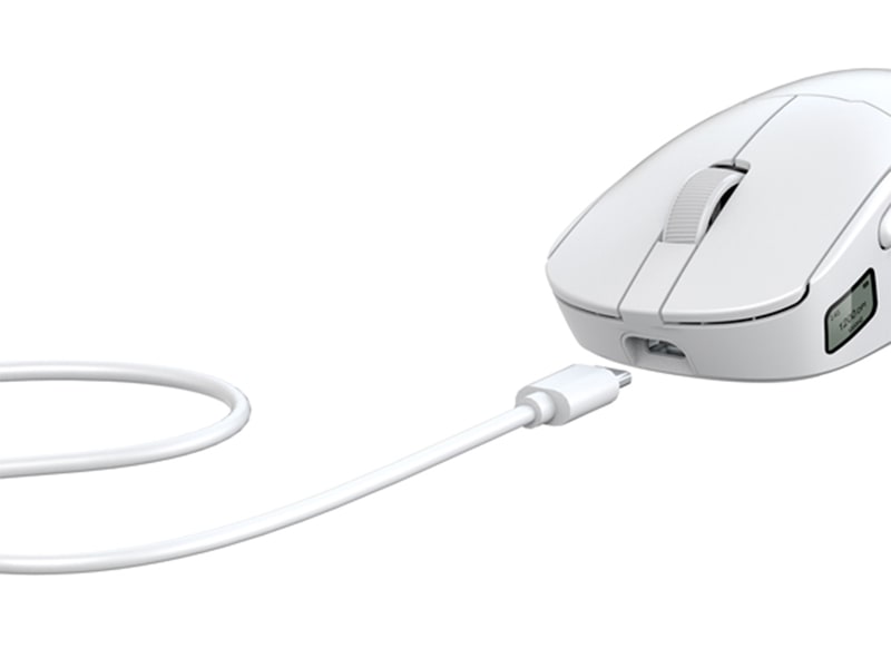 本体前面に有線接続用のポートを搭載