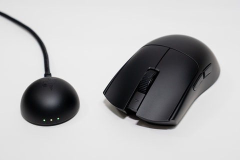 Razer、新型センサー搭載で約49gの軽量ゲーミングマウス「Viper V4 Pro