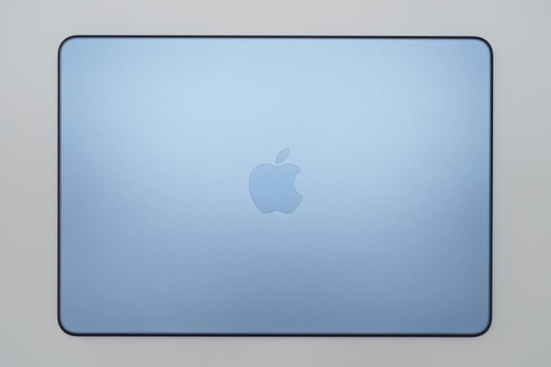 Appleロゴはマット仕上げ