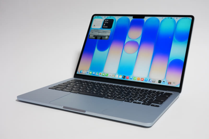 Airはスカイブルー、シルバー、スターライト、ミッドナイトの4色