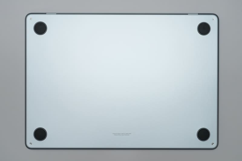 Neoと同じく、Airもファンレス仕様