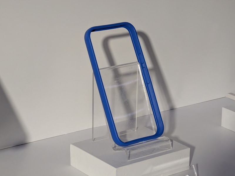 付属のバンパーケース