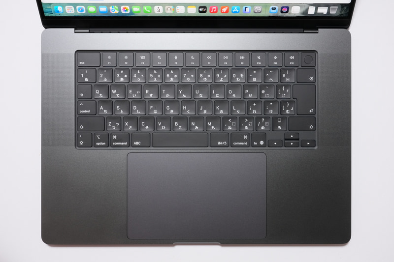 キーボードは6種類の言語から選択可能