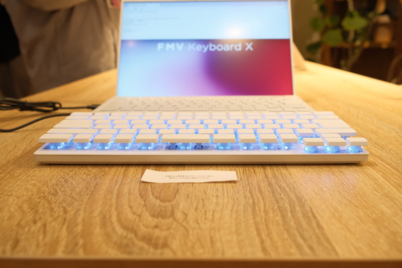 キーボードバックライトはRGB対応で、色も変更できるようになる予定とのこと