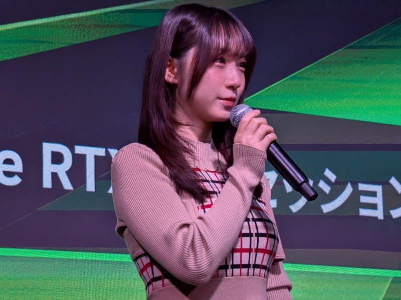 ゲストの伊織もえ氏は「オーバーウォッチ」や「Apex Legends」などをよくプレイしており、家にはデスクトップのゲーミングPC以外に、ASUSの「ROG Zephyrus G16」も所有しており、出張先で使ったり、寝る前やお風呂上りなどにちょっとゲームするときなどに重宝しているという