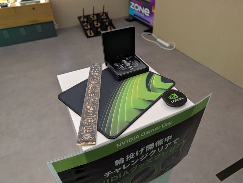 そのほかのNVIDIAのノベルティには、コースターやスケールなどが用意されていた