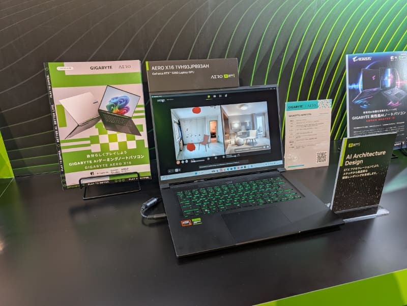 GIGABYTEブースでは、出展社トークセッションでも触れていた、新たに薄型モデルに挑戦した「AERO X16 1VH93JP893AH」が展示されていた。CPUにはRyzen AI 7 350が搭載されているが、同社では今後さらにRyzen搭載モデルが拡充されていくようだ