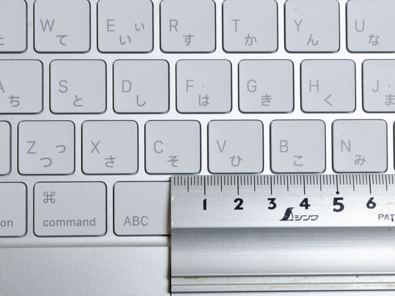 キーピッチは実測で約19mm