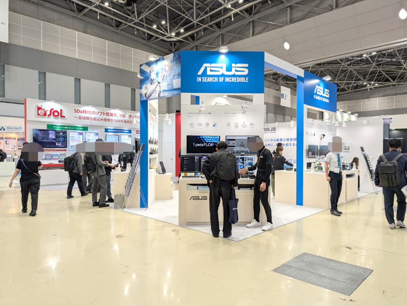 ASUSのブース