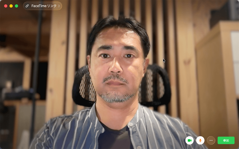 この環境でエッジライトを有効にすると、顔の正面が明るくなり、効果をはっきりと実感できます