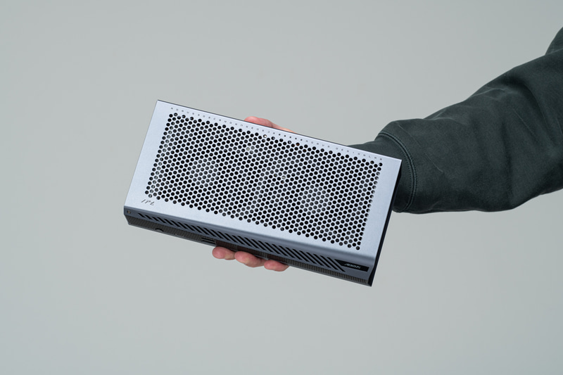 片手でも持てるサイズ感