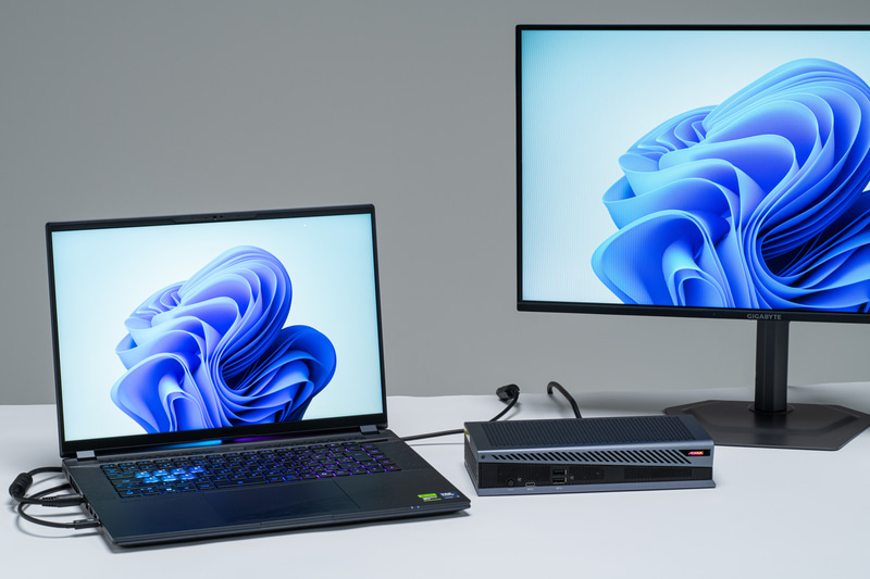 モニターとの接続も可能