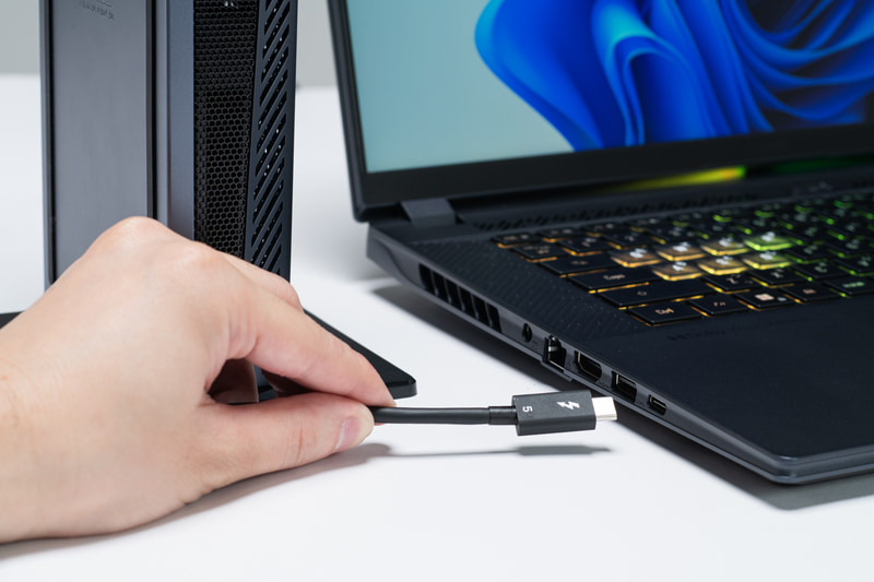 この細いケーブル1本で、本当に高いパフォーマンスが得られるのだろうか