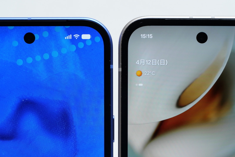 左がPixel 10a、右がPixel 9a。フットプリントが小さくなったことで、ディスプレイ上下のベゼル幅がわずかに狭くなっている