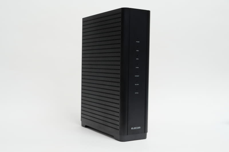 最初に選んだのが、エレコムの「WRC-BE94XS-B」。筆者の条件を満たす必要十分な仕様で、価格が安かったから選択