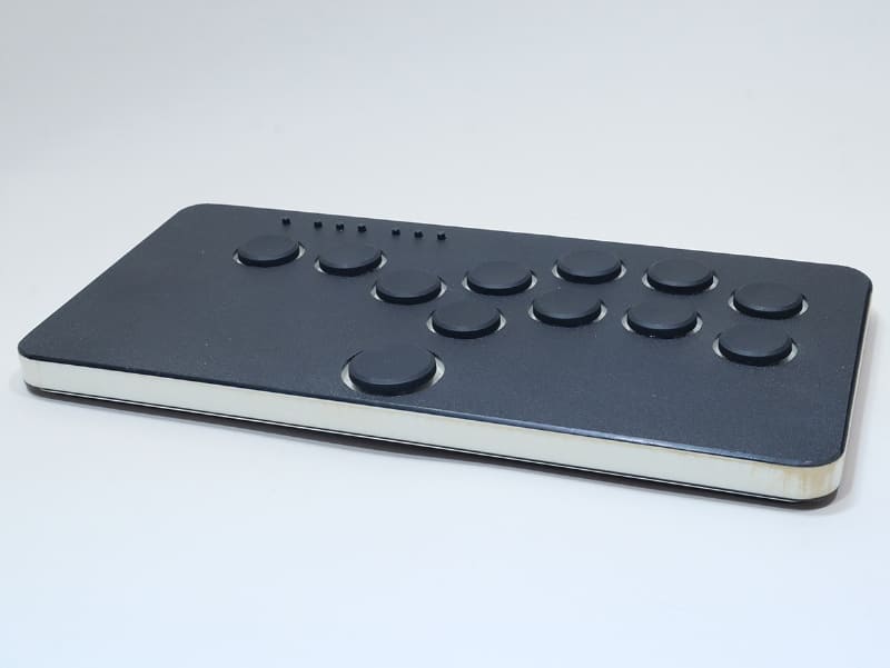 Junkfoodの初期型「SnackBox MICRO」は、2022年当時、直販でしか購入できず、価格は本体のみ215ドル、送料込みで約275ドルだった。今回はAmazonでの公式販売が見当たらなかったので掲載していない