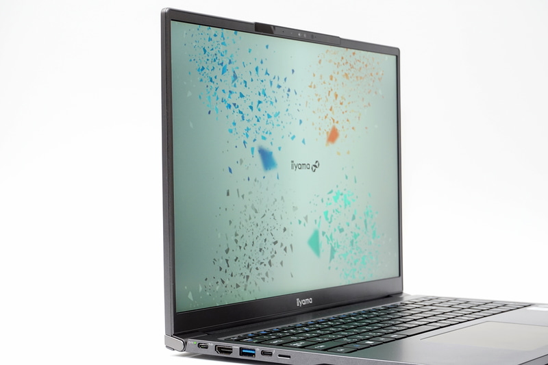 側面から見ても明るさや色に大きな変化はないためIPSパネルとみられる