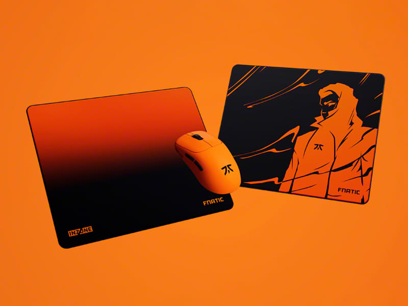 INZONE Mat-F Fnatic Edition(右)とINZONE Mat-D Fnatic Edition(左)