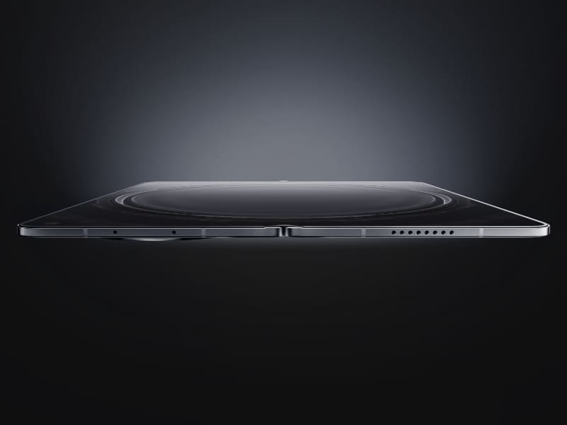 ヒンジの改良でヒンジ部分の強度や画面に影響する平滑性を向上